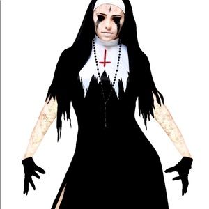 Nun costume